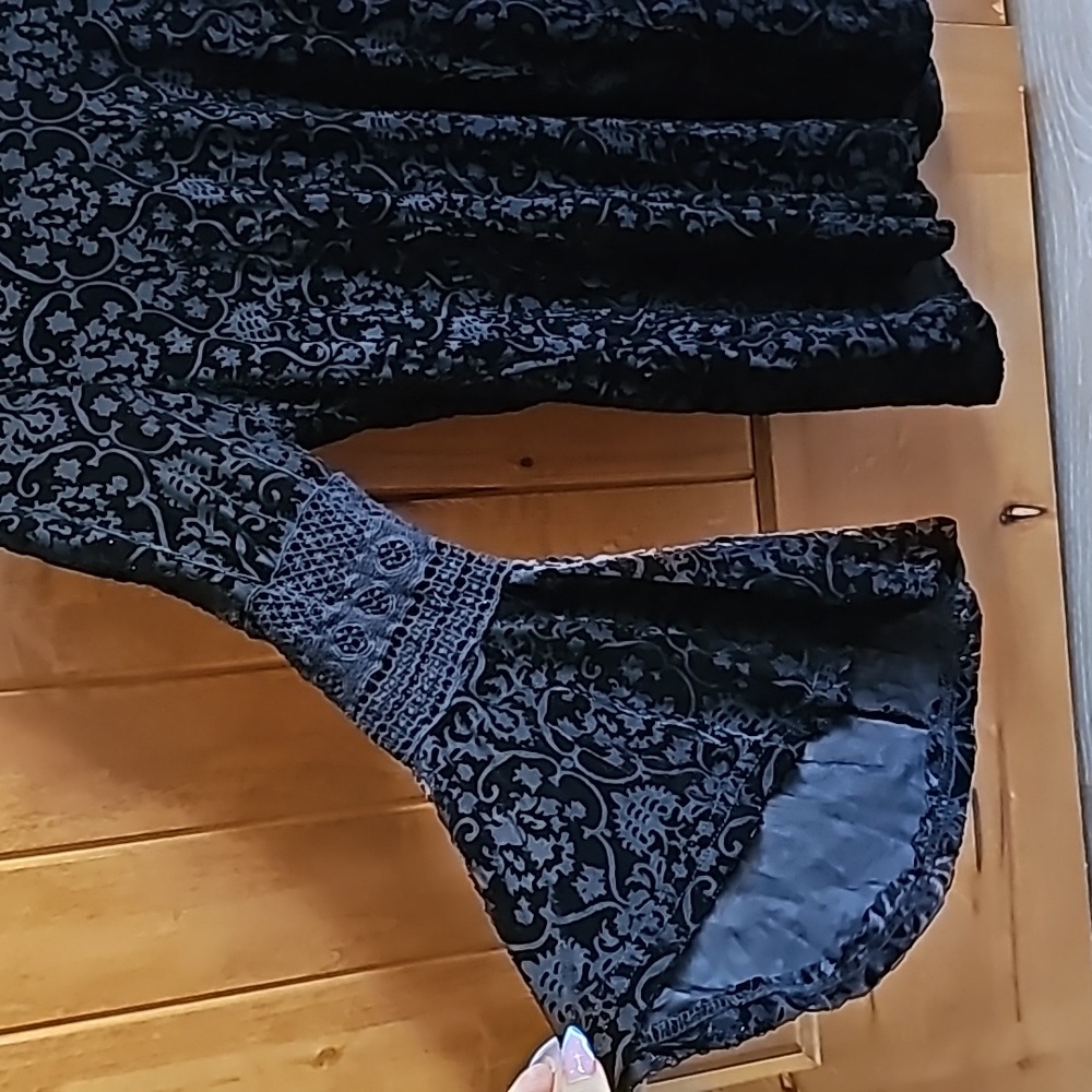 Velvet Design Vintage Bohemian Bell sleeve Top